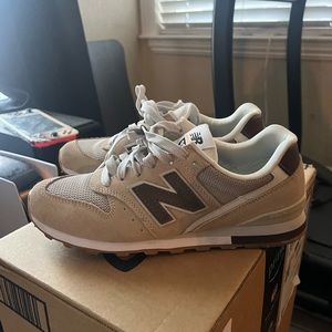 New balance women’s 996